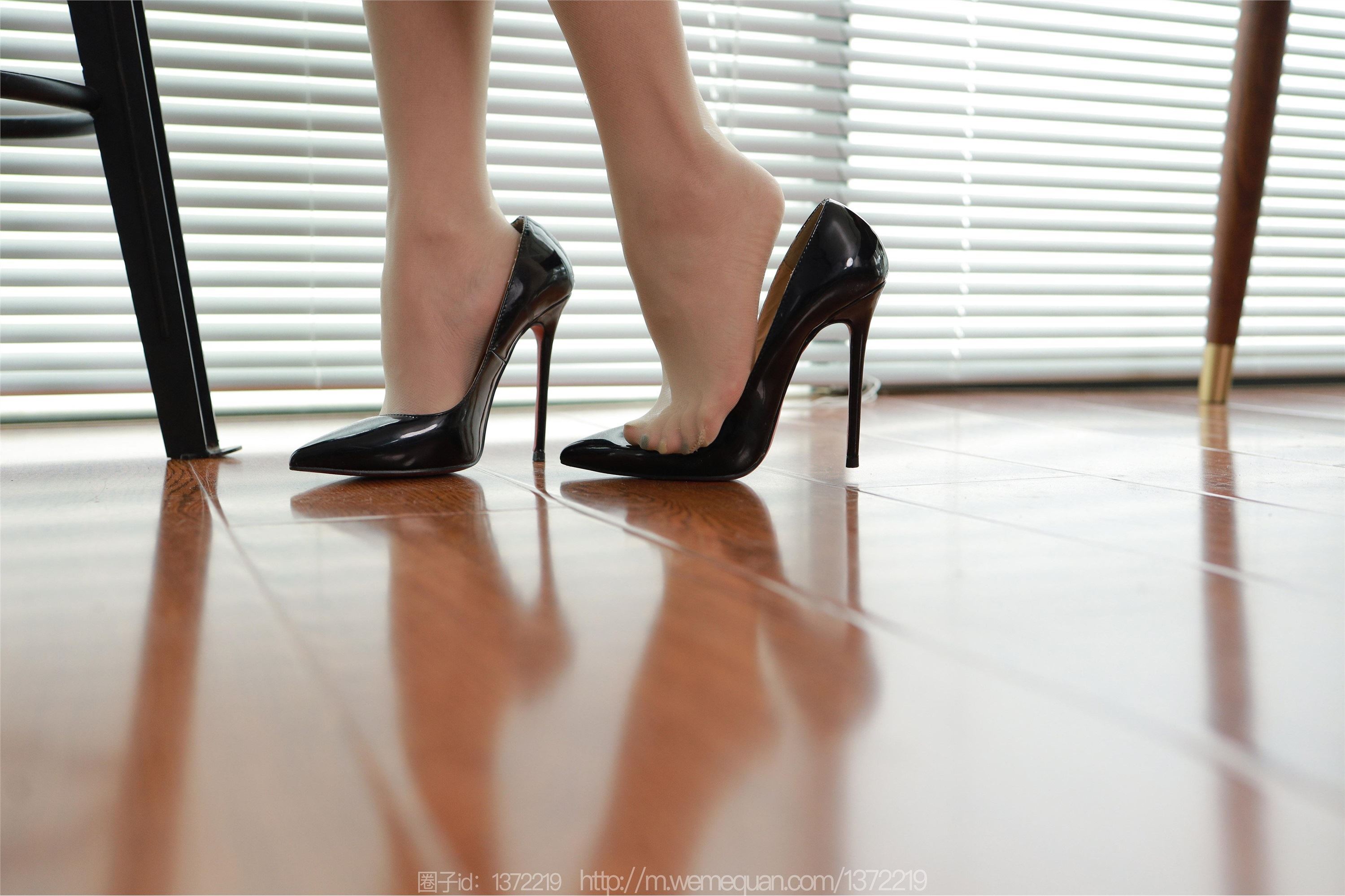 IESS异思趣向  2023.03.26 丝享家 1402 婉萍《旗袍俏佳人》